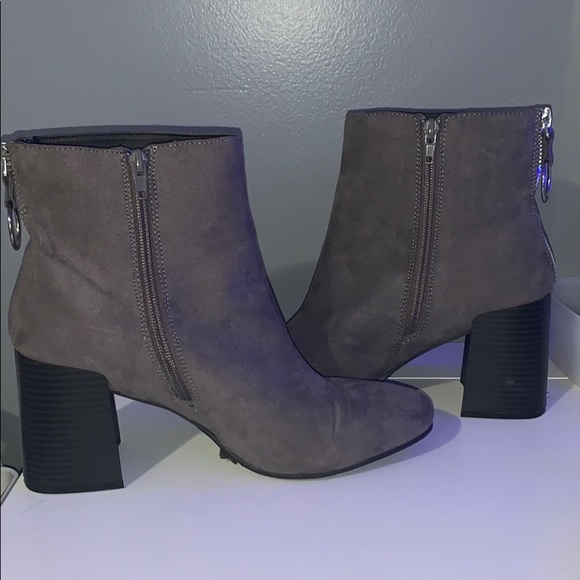 Grey Booties - Picture 3 of 4